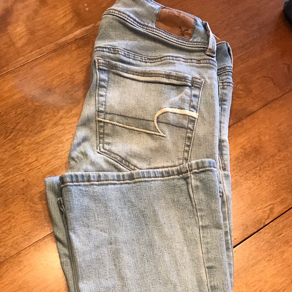 American Eagle Light Wash Jeans